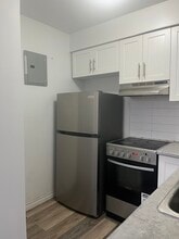 21 Stirling Ave S in Kitchener, ON - Building Photo - Building Photo