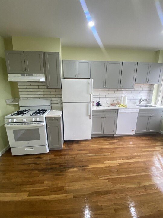 787 Somerville Ave, Unit 2 in Somerville, MA - Foto de edificio