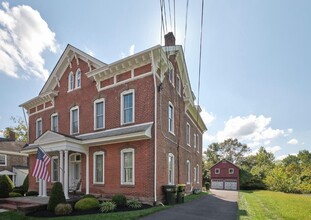 250 S State St in Newtown, PA - Building Photo - Primary Photo