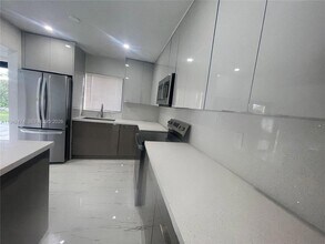 9124 SW 180th St in Palmetto Bay, FL - Building Photo - Building Photo