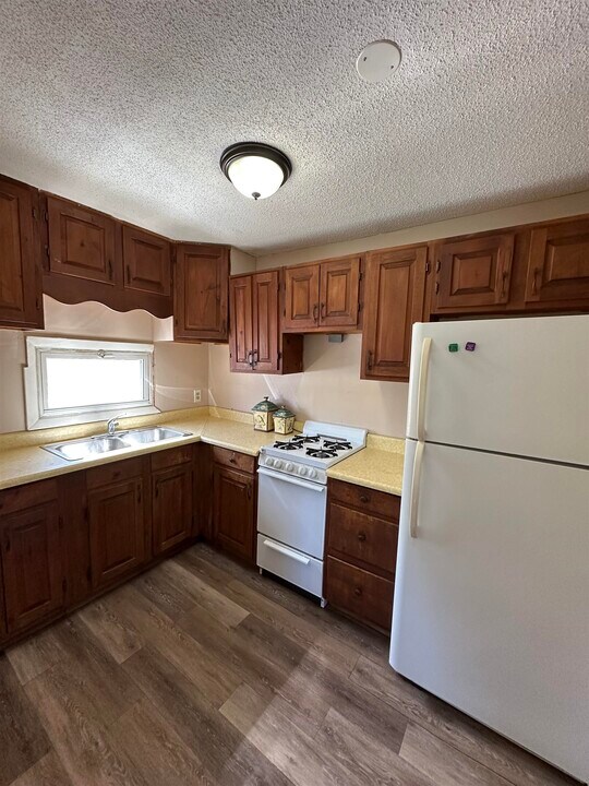 21 Cleveland Pl in Laconia, NH - Building Photo
