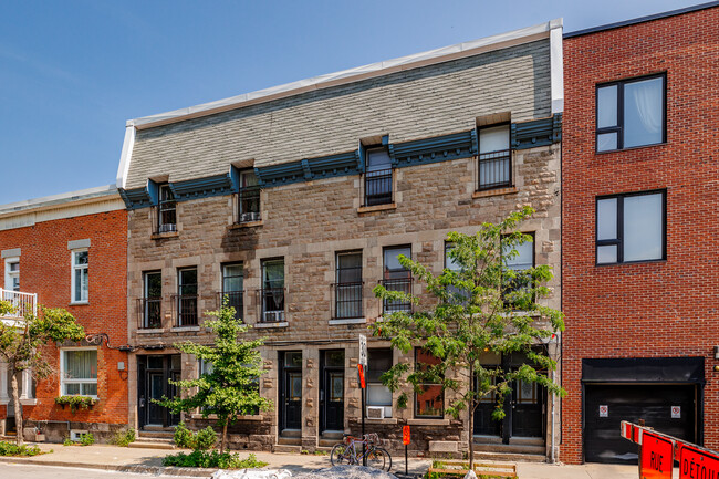 725 Sainte-Marguerite Rue in Montréal, QC - Building Photo - Building Photo