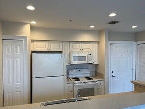 4620 PGA Blvd in Palm Beach Gardens, FL - Foto de edificio - Building Photo