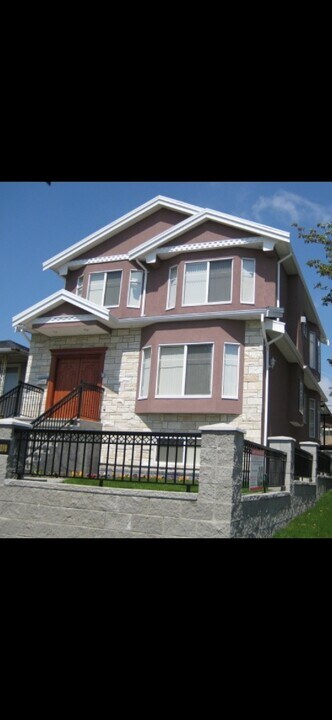 1295 E 61st Ave in Vancouver, BC - Building Photo