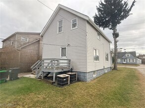 12809 McCracken Rd in Garfield Heights, OH - Building Photo - Building Photo