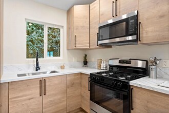 5517 Lauretta St in San Diego, CA - Building Photo - Building Photo