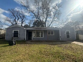 2417 Devaughn St in Shreveport, LA - Building Photo