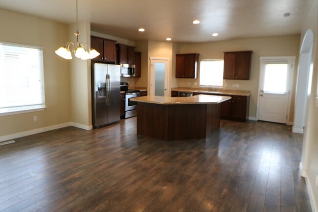 property at 775 S Willow Park Dr