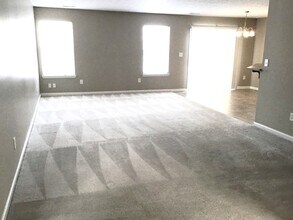 8194 Oriole Point Dr in Avon, IN - Building Photo - Building Photo