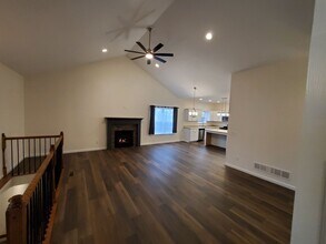 621 Stephanie Ct in Washington, IL - Building Photo - Building Photo