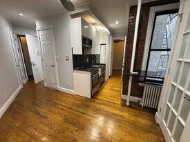410 E 13th St in New York, NY - Building Photo