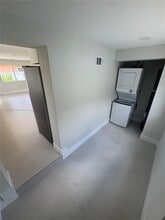 850 NW 109th St in Miami, FL - Building Photo - Building Photo