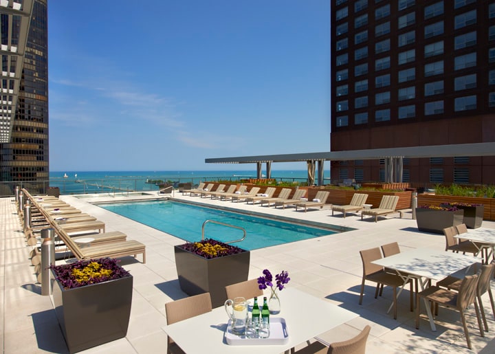 500 Lake Shore Drive in Chicago, IL - Foto de edificio