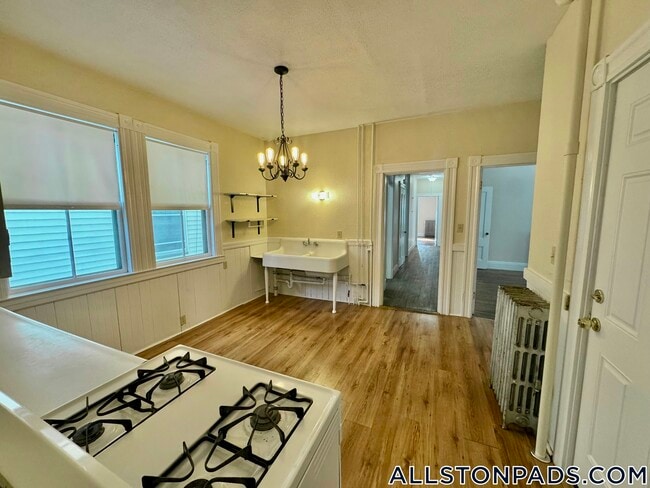 78 Aldie St, Unit 1 in Boston, MA - Foto de edificio - Building Photo