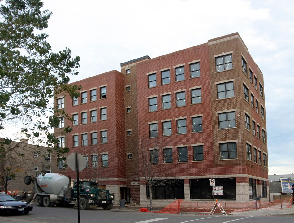 5800 N Broadway St in Chicago, IL - Building Photo