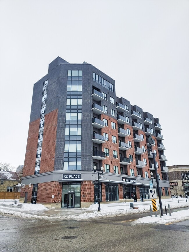 387 King St East