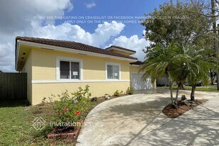 13163 SW 256th St in Homestead, FL - Building Photo