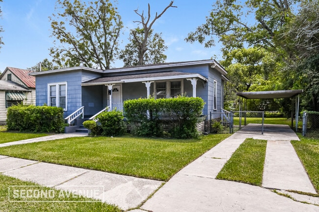 property at 1740 W 10th St