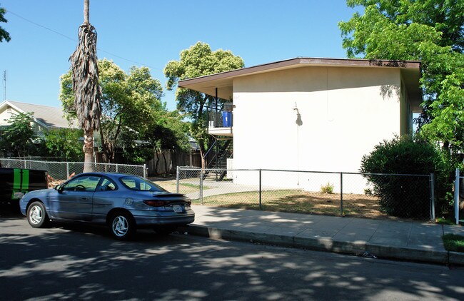 427 N Effie St in Fresno, CA - Foto de edificio - Building Photo
