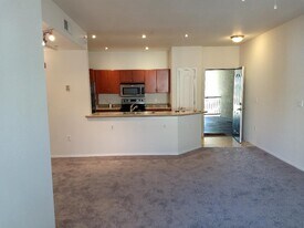 5302 E Van Buren St, Unit 3063 in Phoenix, AZ - Building Photo