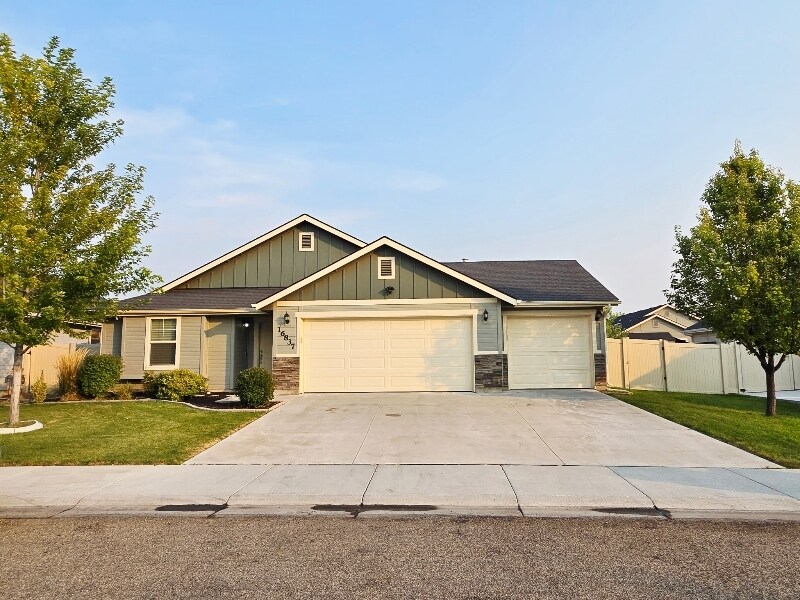 16837 N Breeds Hill Ave in Nampa, ID - Building Photo