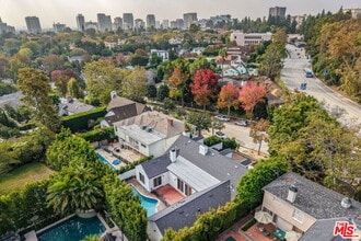 500 Warner Ave in Los Angeles, CA - Building Photo - Building Photo