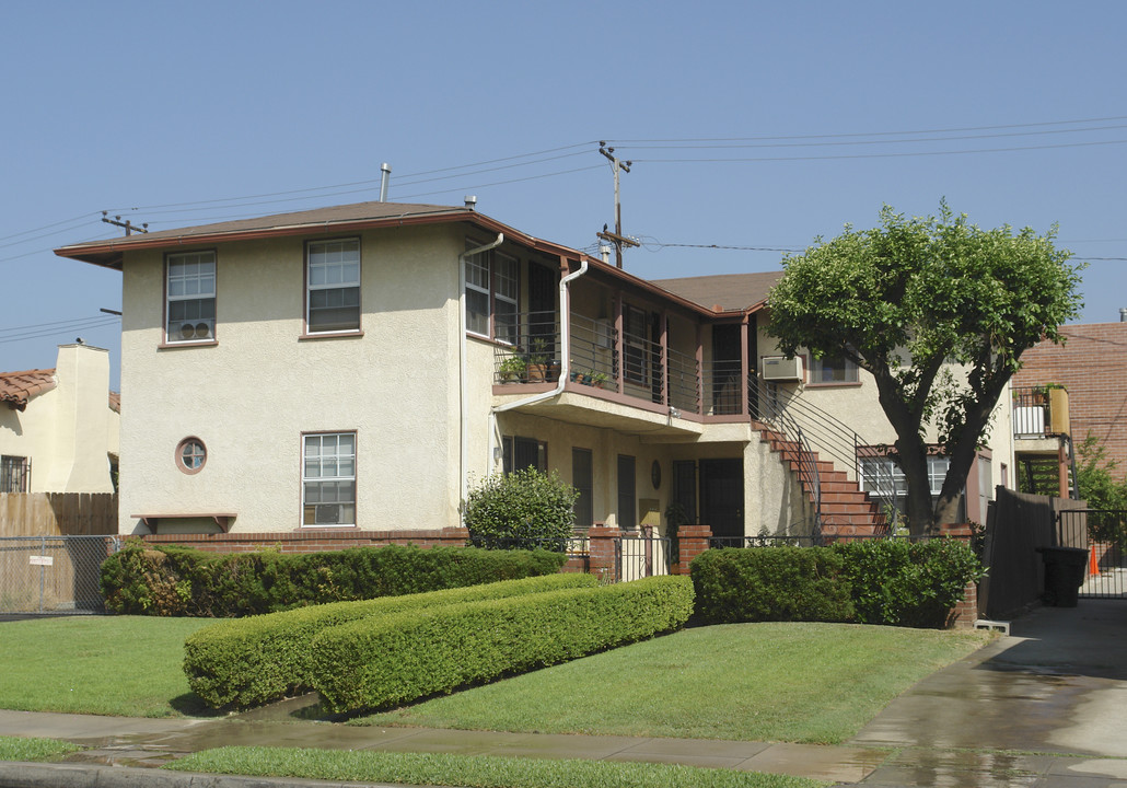 709 W Padilla St in San Gabriel, CA - Foto de edificio