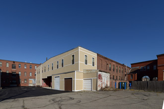 100 Dexter St in Pawtucket, RI - Building Photo - Building Photo