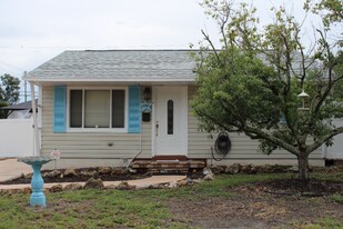 6100-6104 4th Ave S in St. Petersburg, FL - Building Photo