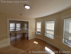 65 Wareham St, Unit 2R in Medford, MA - Building Photo - Building Photo