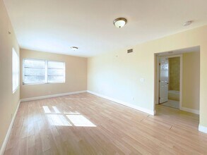 3740 Avenue S in Riviera Beach, FL - Building Photo - Building Photo