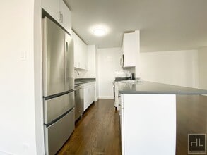 East 82nd Street in New York, NY - Building Photo - Building Photo