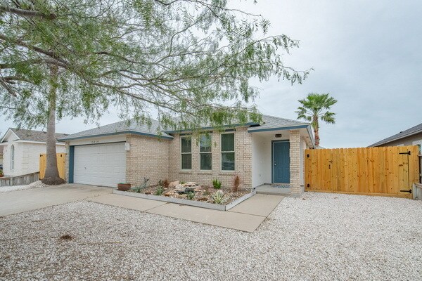 15234 Barataria Dr in Corpus Christi, TX - Foto de edificio - Building Photo
