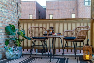 2117 W Irving Park Rd in Chicago, IL - Building Photo - Building Photo