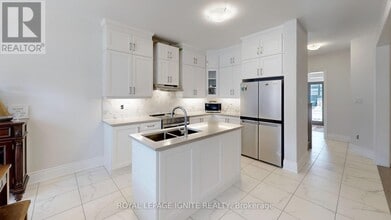 30 Duxbury Rd in Brampton, ON - Building Photo - Building Photo