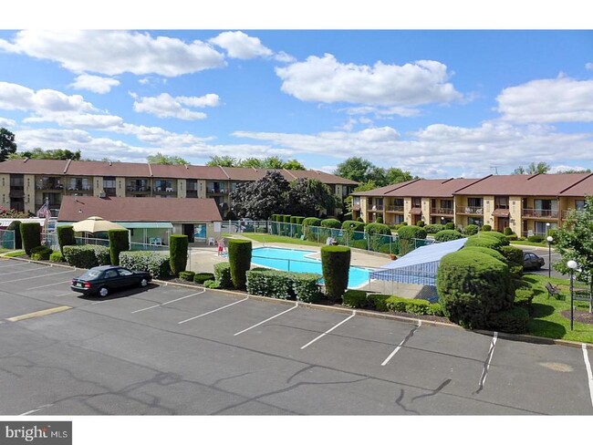 9906 Bustleton Ave in Philadelphia, PA - Building Photo - Building Photo