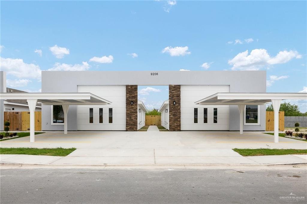 9206 N 56th Ln in McAllen, TX - Building Photo