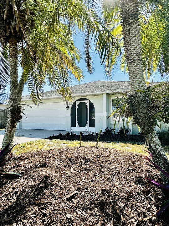 840 104th Ave N in Naples, FL - Building Photo