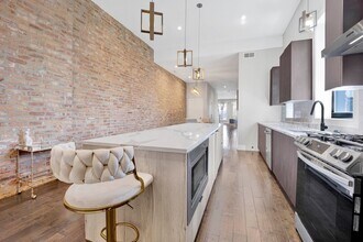 3330 S Indiana Ave in Chicago, IL - Building Photo - Building Photo