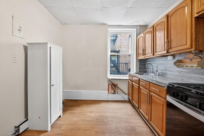 584 Avenue C in Bayonne, NJ - Building Photo - Building Photo