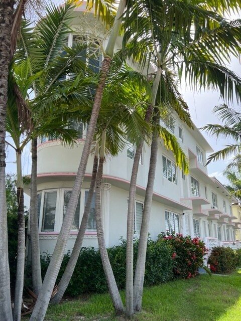 839 W 40th St in Miami Beach, FL - Building Photo