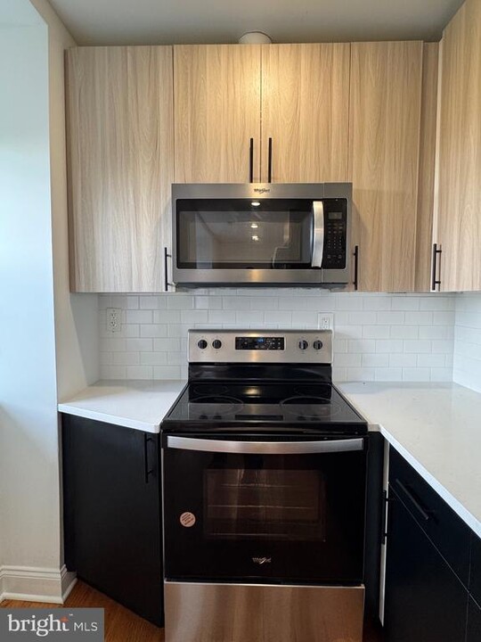 4126 Parkside Ave in Philadelphia, PA - Building Photo