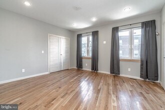 2045 N College Ave in Philadelphia, PA - Building Photo - Building Photo