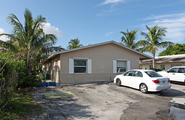 200 NW 43rd Ct in Fort Lauderdale, FL - Building Photo - Building Photo