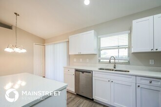 3810 25th St SW, Unit 04110 in Lehigh Acres, FL - Building Photo - Building Photo