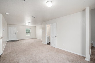 7516 Bowdre in San Antonio, TX - Building Photo - Building Photo
