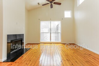 241 Maynard Terrace SE in Atlanta, GA - Building Photo - Building Photo