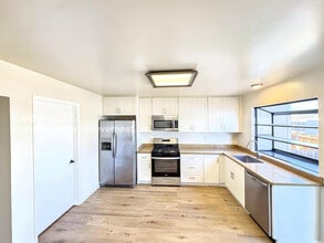 3766 Callan Blvd in South San Francisco, CA - Building Photo - Building Photo