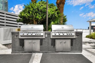 449 S 12th St in Tampa, FL - Foto de edificio - Building Photo