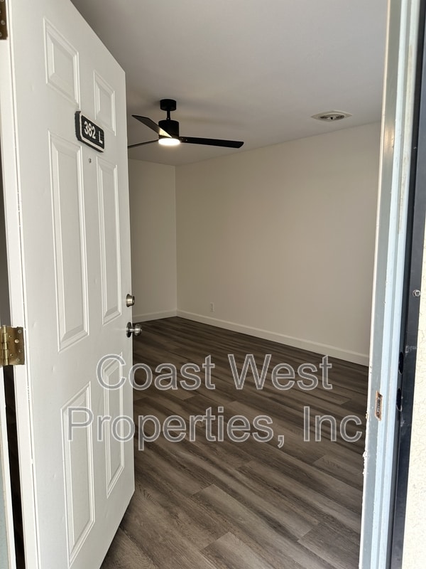 382 Acacia Ave in Carlsbad, CA - Building Photo - Building Photo